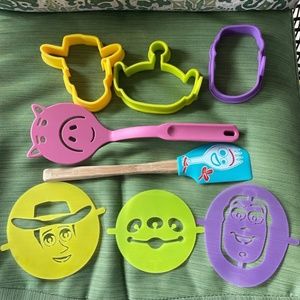 Pampered chef Toy Story set